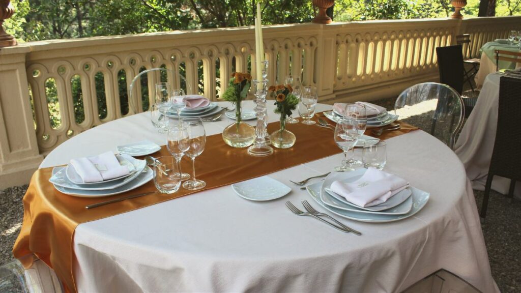 Villa Acquaderni open day esempio di mise en place tavolo sposi